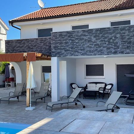 Villa Mira ***** Pinezići Zewnętrze zdjęcie