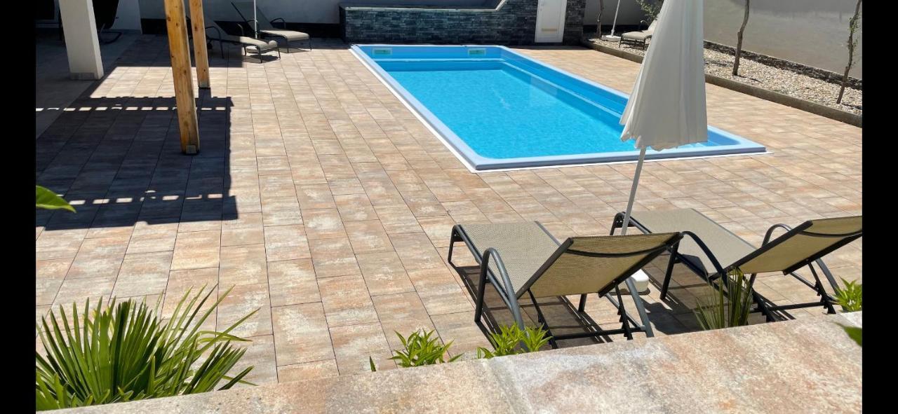 Villa Mira ***** Pinezići Zewnętrze zdjęcie