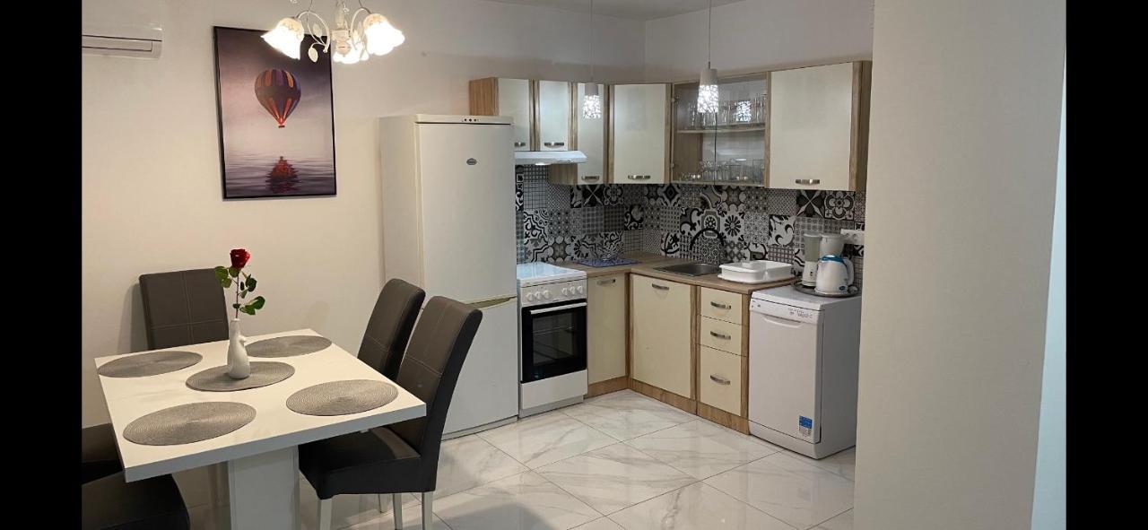 Villa Mira ***** Pinezići Zewnętrze zdjęcie