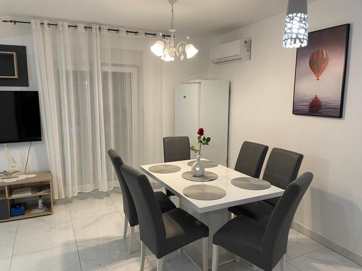 Villa Mira ***** Pinezići Zewnętrze zdjęcie