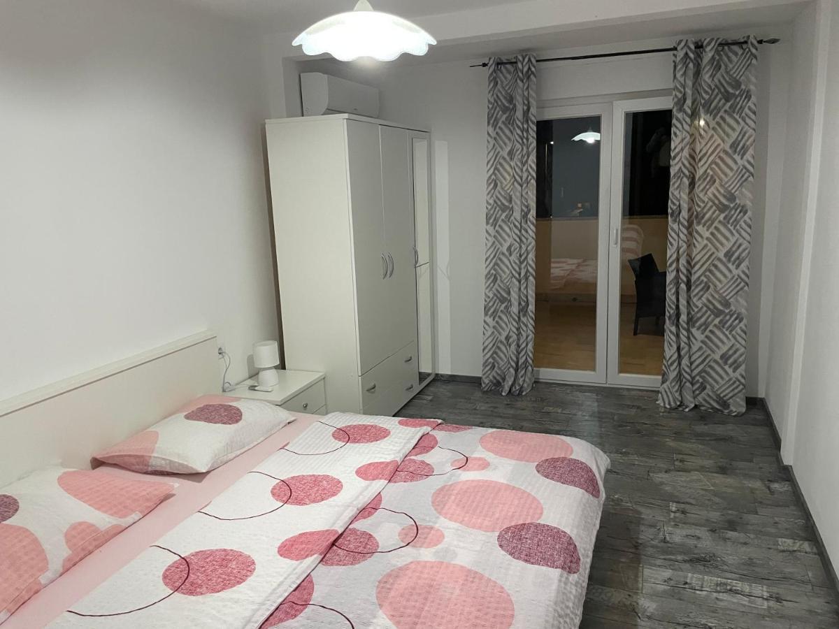 Villa Mira ***** Pinezići Zewnętrze zdjęcie