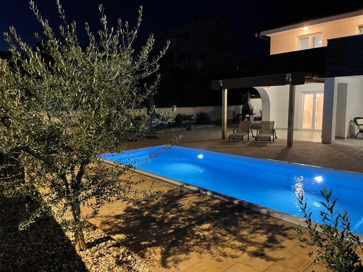 Villa Mira ***** Pinezići Zewnętrze zdjęcie